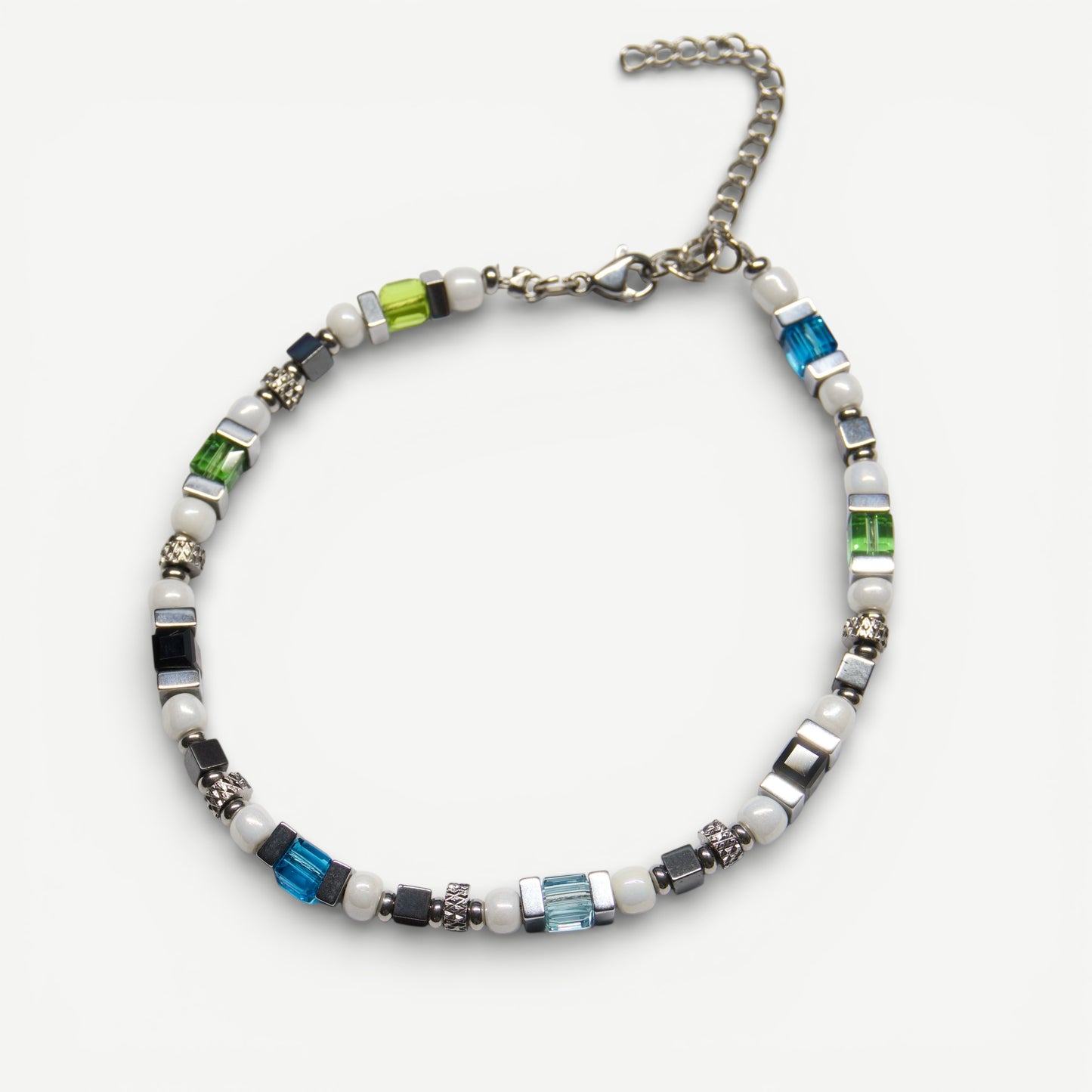 Sportlich-elegantes Armband aus Edelstahl Hämatit und Glaswürfeln